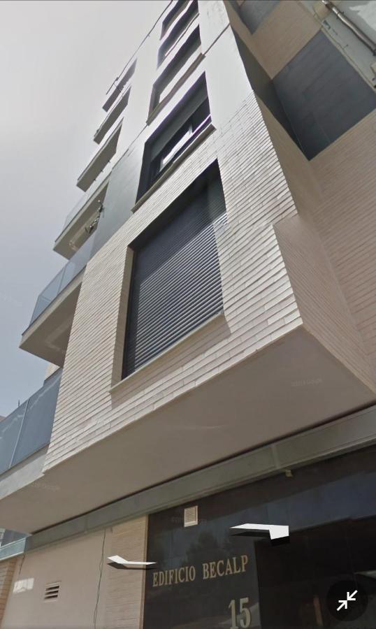 Holiday Studio Apartment Дения Екстериор снимка