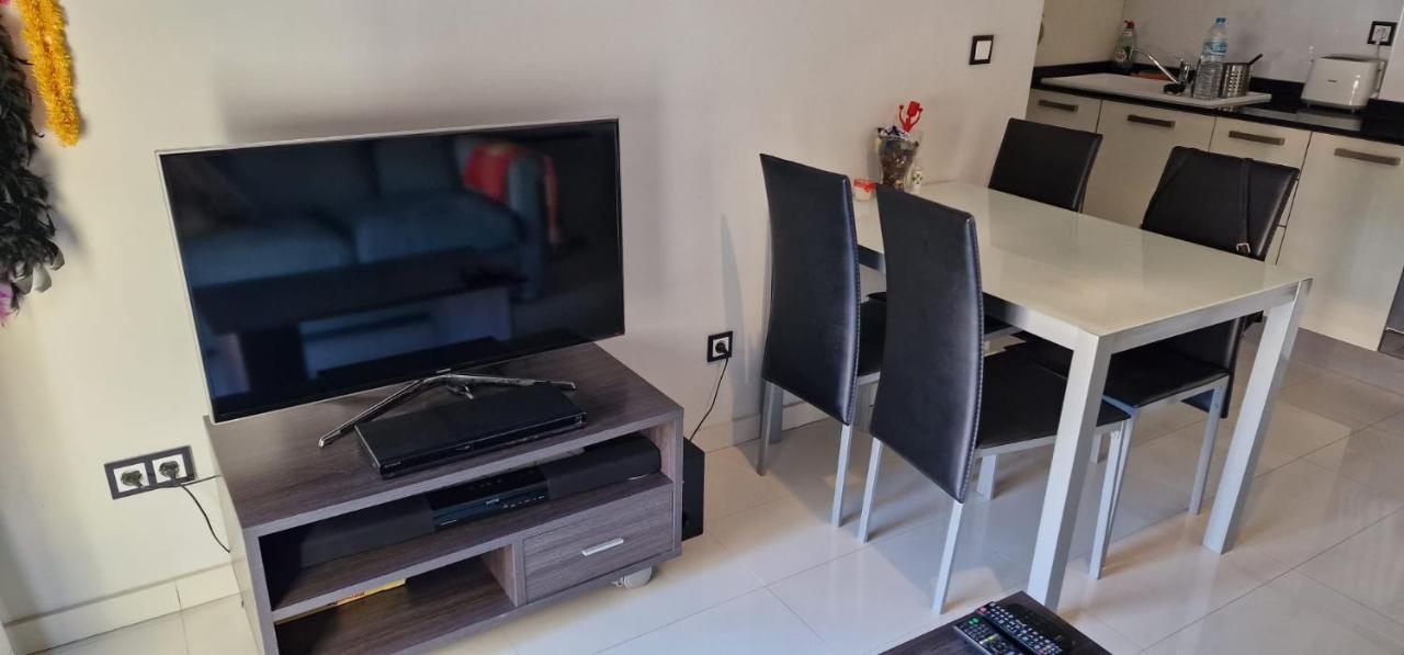 Holiday Studio Apartment Дения Екстериор снимка